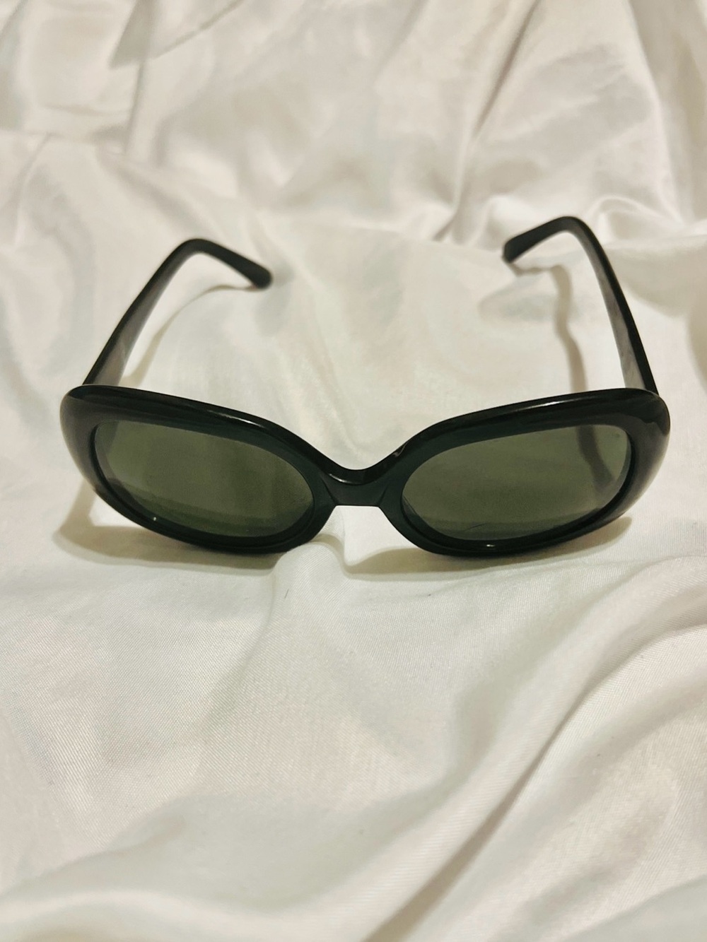 BCBG Classic Oval Women's Sunglasses - Black